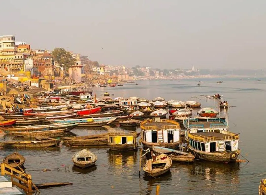 Bebi Palace Varanasi 0*,  Índia