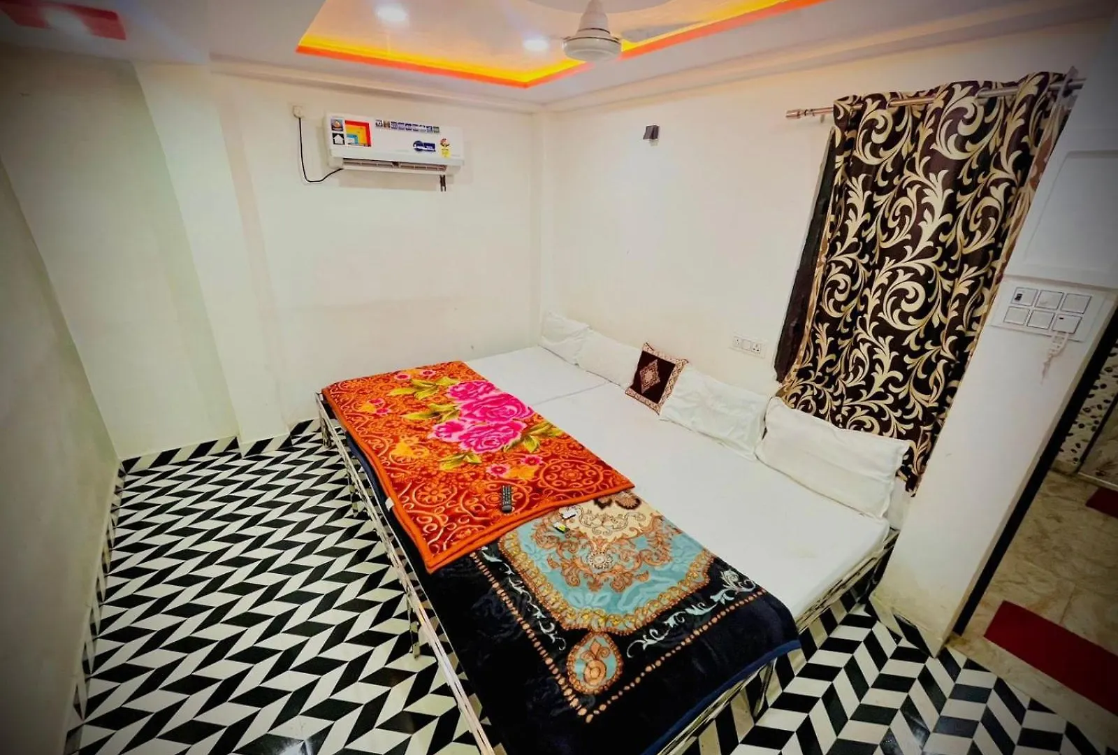 Bebi Palace Varanasi Índia